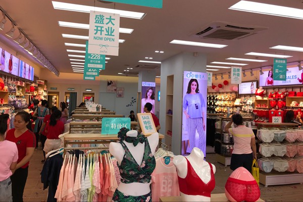 卓娅佳人